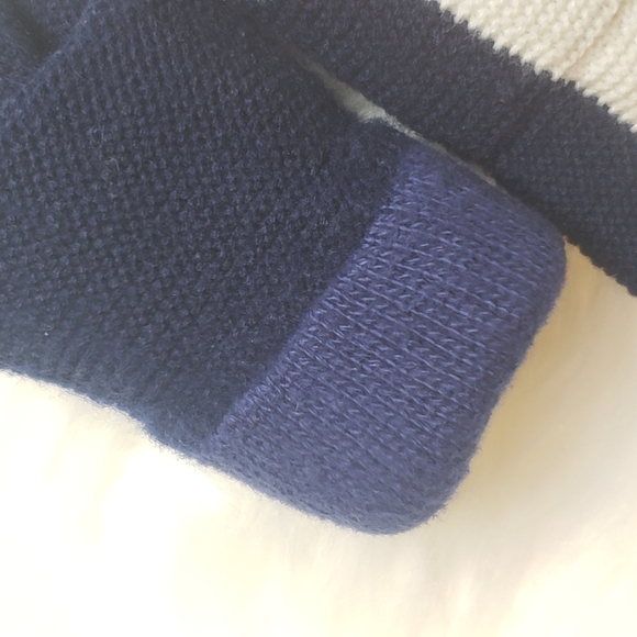 Vintage Nordic Patterned Knit Mittens - Picture 8 of 8